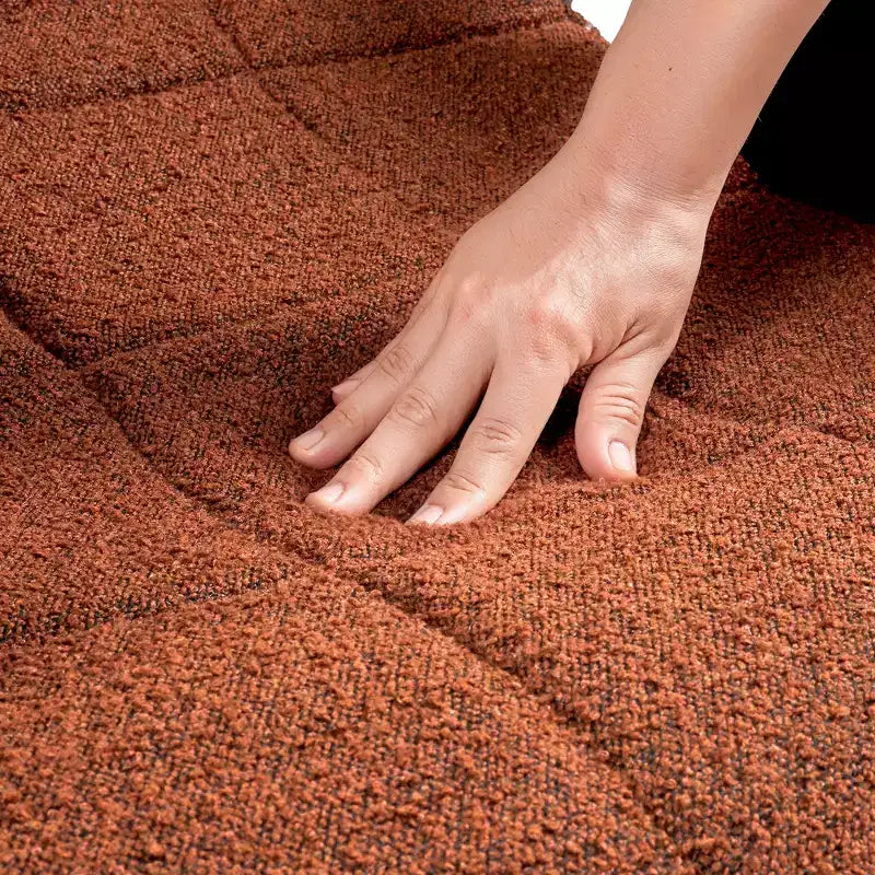 Fauteuil à bascule rembourré en tissu Teddy, fauteuil à bascule moderne avec appui-tête réglable et poches latérales amovibles