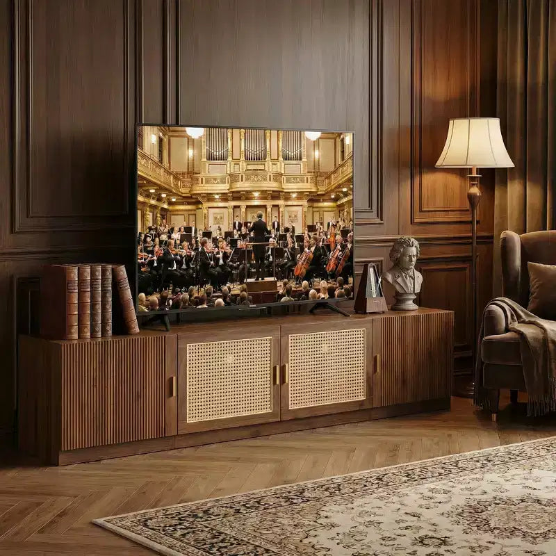 Meuble TV pour téléviseurs jusqu'à 85 pouces, console TV pour salon, console multimédia avec portes en rotin, meuble TV avec étagère réglable pour chambre à coucher
