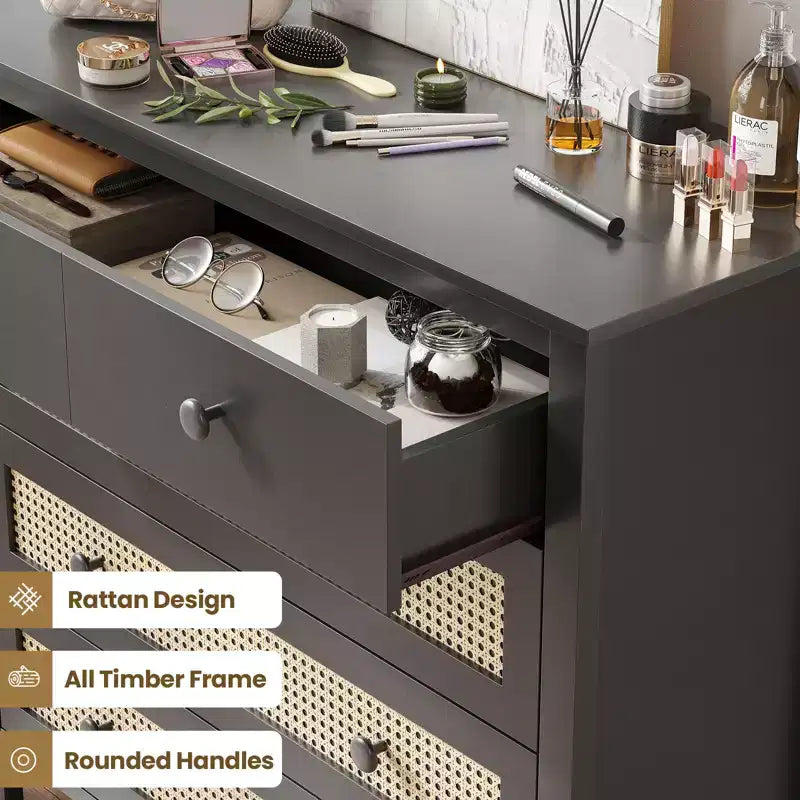 Commode à 4 tiroirs, design moderne en rotin avec compartiments de rangement en bois, idéale pour les salons, les entrées, les tables consoles, noire.