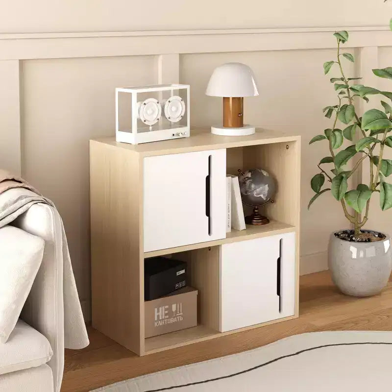 Meuble de rangement moderne en bois avec portes coulissantes, organisateur à 2 niveaux avec étagères ouvertes et fermées, finition bois naturel avec panneaux blancs, pour salon