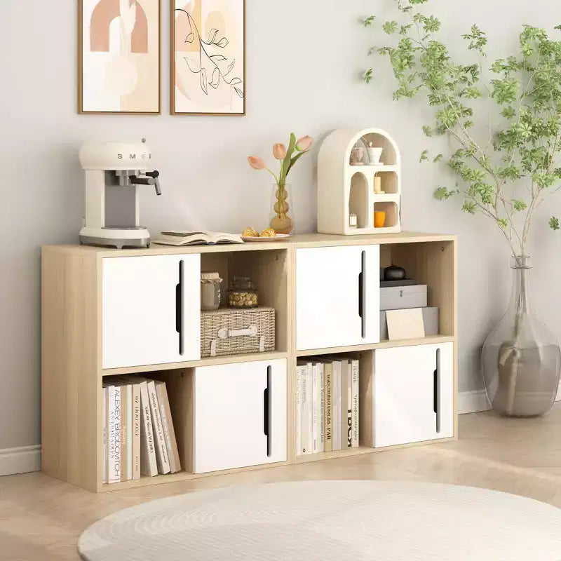 Meuble de rangement moderne en bois avec portes coulissantes, organisateur à 2 niveaux avec étagères ouvertes et fermées, finition bois naturel avec panneaux blancs, pour salon